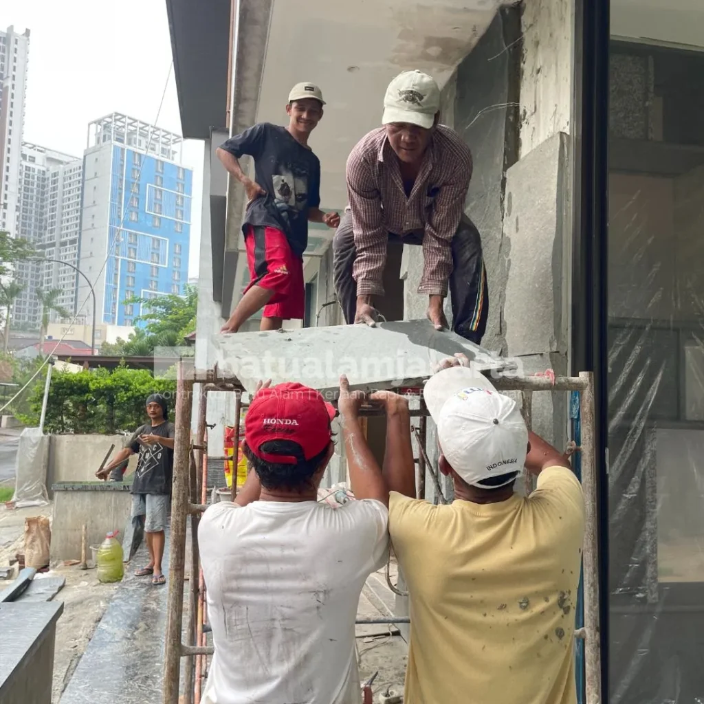 pemasangan batu andesit tebing, dinding fasad, bsd