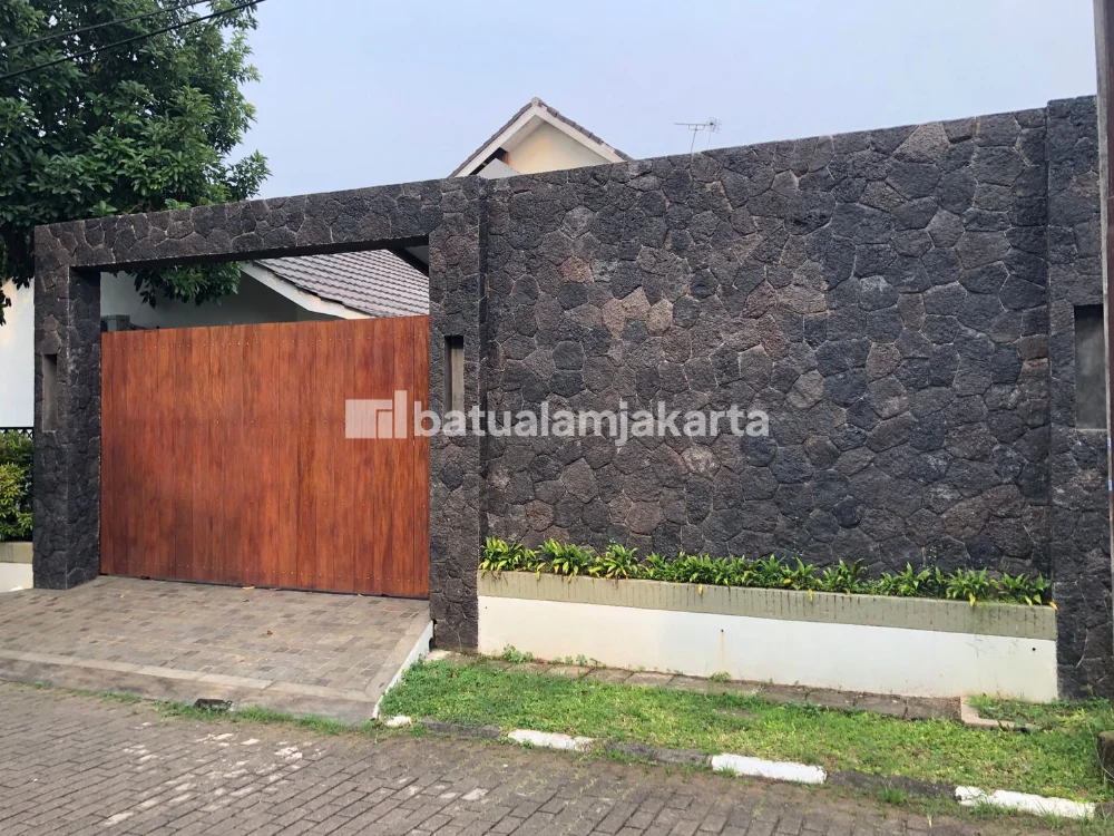 dinding pagar batu alam curi