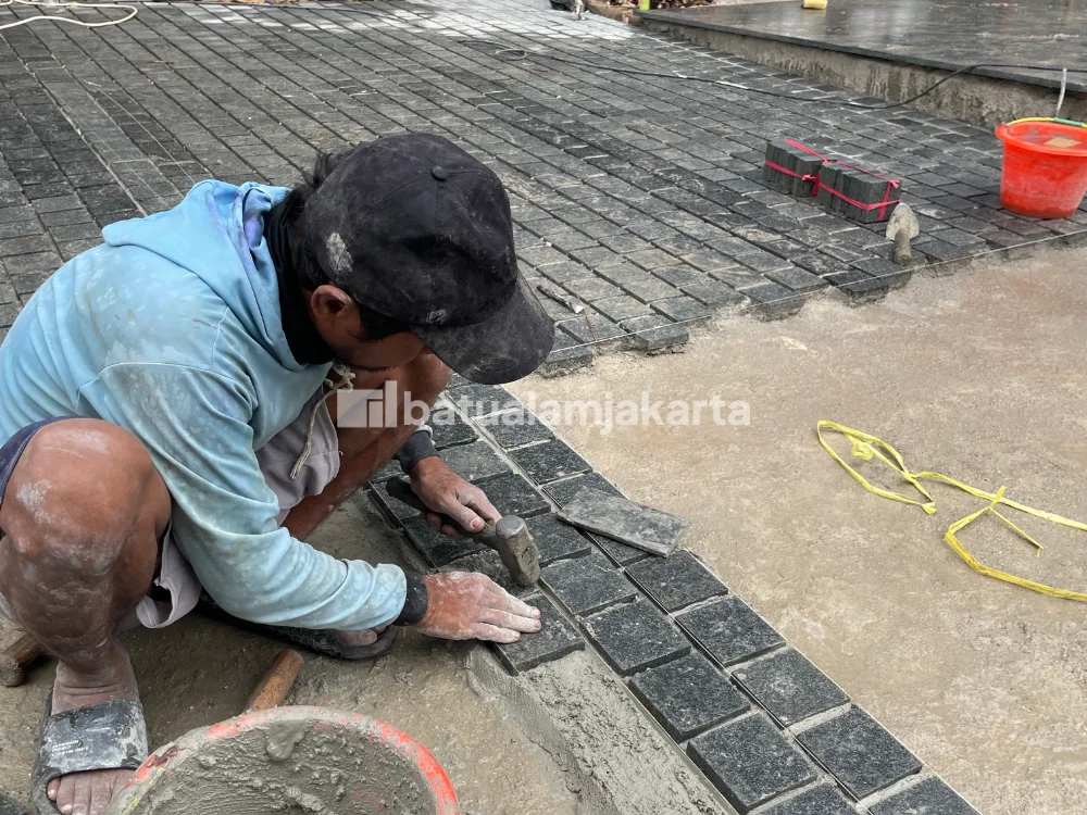 tukang batu alam terdekat