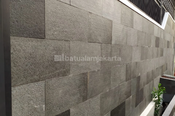 batu andesit 30x60 untuk dinding pagar