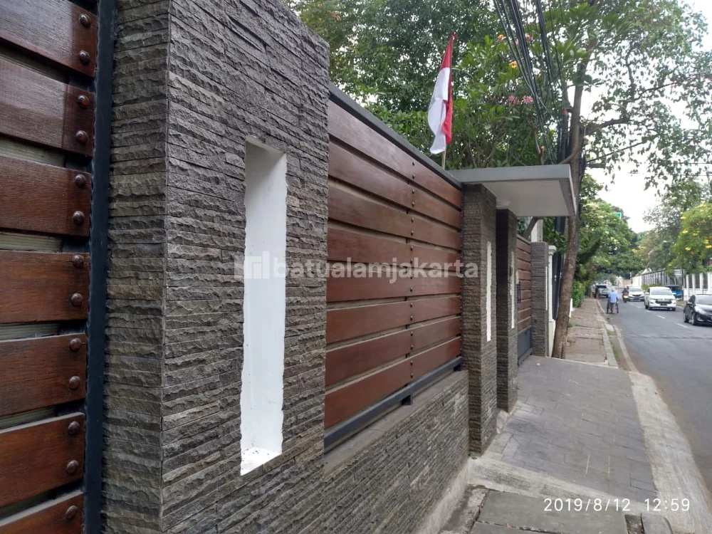 batu andesit susun sirih untuk pilar pagar