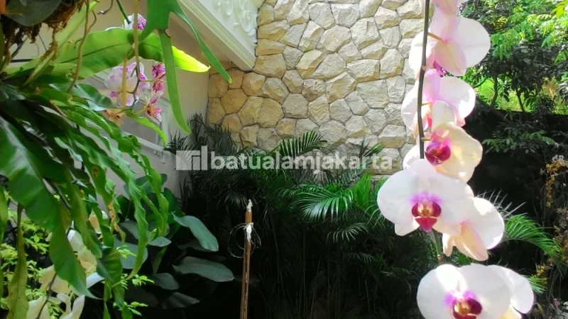 9. dinding taman batu alam bobos acak