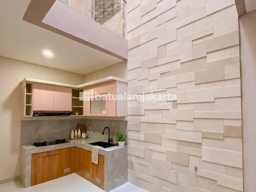 batu alam paras putih untuk dinding area dapur