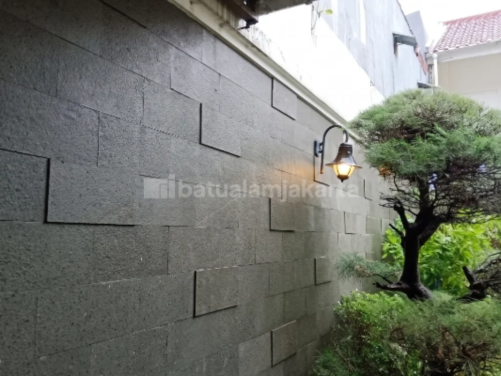batu andesit 30x60 untuk dinding taman