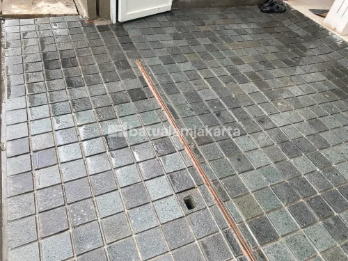 batu andesit cobble 10x10