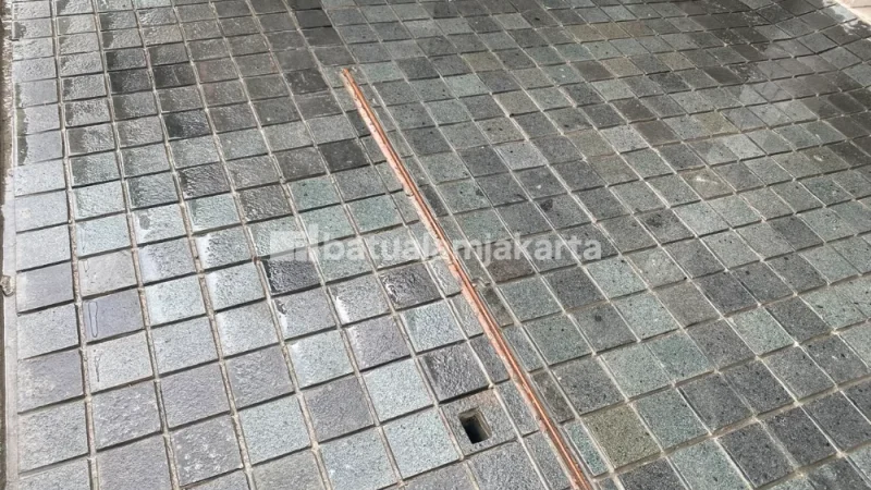 batu andesit cobble 10x10