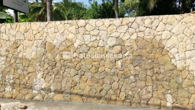 batu golden limestone