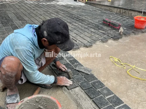 tukang batu alam terdekat